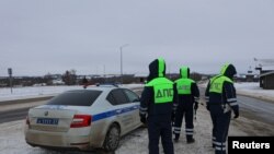 پلیس روسیه جاده منتهی به محل سقوط هواپیمای ایلیوشین ایل-۷۶ را مسدود کرده است. ۴ بهمن ۱۴۰۲.
