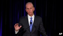 Le directeur général de Boeing, Dennis Muilenburg, lors de la conférence de presse à l'issue de la réunion annuelle des actionnaires de la société au Field Museum de Chicago, le 29 avril 2019.