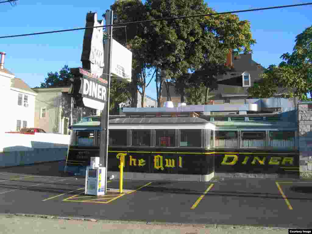 Owl Diner di Lowell, Massachusetts. (Foto: Richard J.S. Gutman)