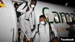 Lokacin da 'yan wasan Senegal suke sauka a Kamaru (Facebook/Senegal Football Federation)