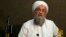 El líder de al-Qaeda, Ayman al-Zawahri, habla desde un lugar no identificado, en esta imágen de video de 2011.