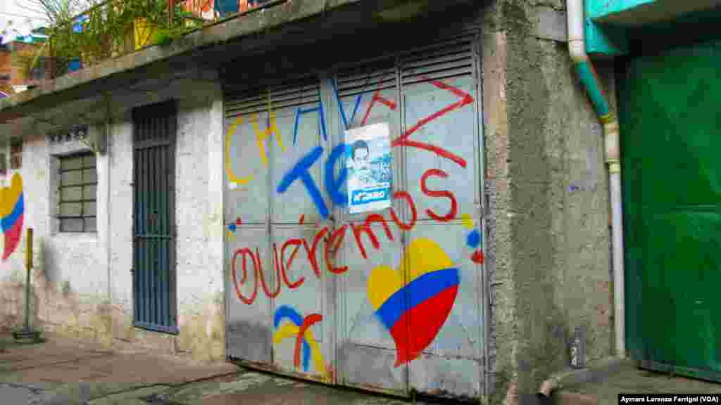 Cualquier pared en el municipio Sucre, en el estado Miranda, es buen lugar para manifestar el aprecio por el fallecido expresidente Hugo Chávez.