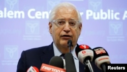 El embajador de EE.UU. para Israel, David Friedman, habla en el Centro de Asuntos Públicos en Jerusalén, el 9 de febrero de 2020. Foto: Reuters/Amir Cohen.