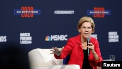 U.S. Democratic presidential candidate Senator Elizabeth Warren (D-MA) responds to a question during a gun safety forum in Las Vegas, Nevada, Oct. 2, 2019. 