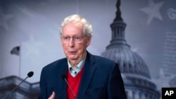 ARCHIVO - El líder de la minoría del Senado, Mitch McConnell, republicano por Kentucky, habla durante una conferencia de prensa en el Capitolio en Washington, el 6 de noviembre de 2024. (Foto AP/José Luis Magana, Archivo).