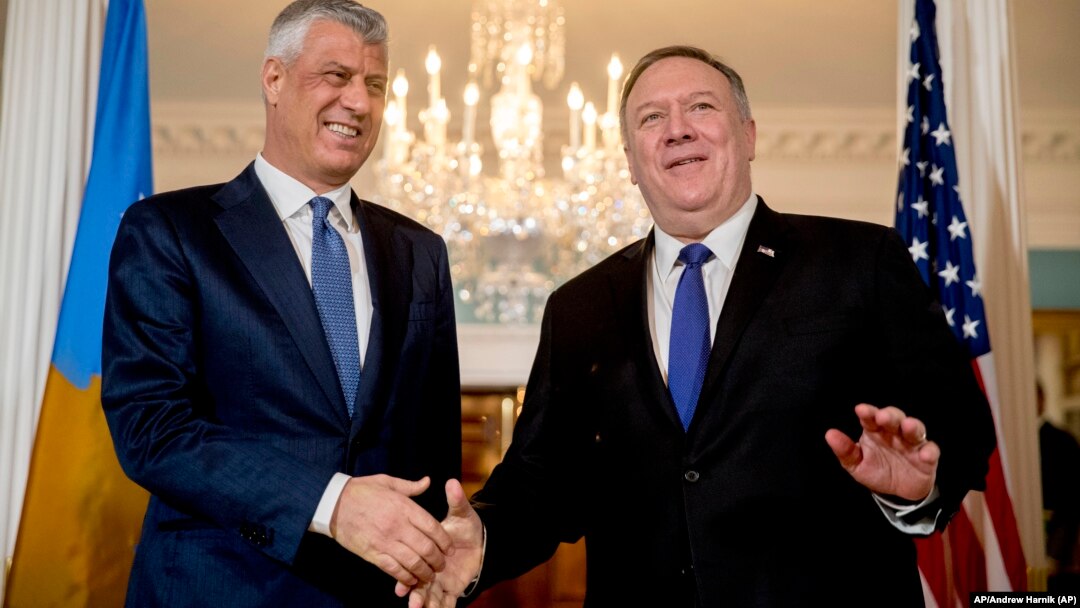 Kosovski predsednik Hašim Tači i američki državni sekretar Majk Pompeo (Foto: AP/Andrew Harnik)