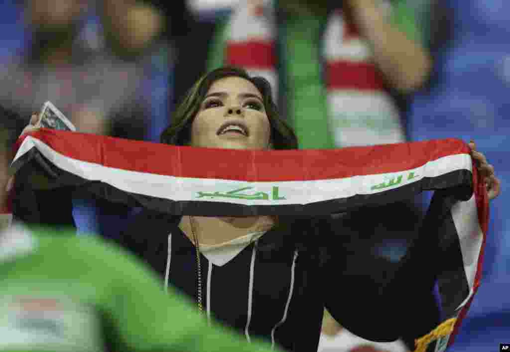 یک زن طرفدار تیم عراق در بازی امروز تیم ملی این کشور با ایران که بدون گل مساوی شد.