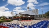 Vista geral dos preparativos para a cerimónia de tomada de posse do Presidente eleito de Moçambique, Daniel Chapo, na Praça da Independência, em Maputo, a 14 de janeiro de 2025.