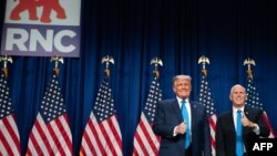 Umongameli Donald Trump lomsekeli wakhe uMnu Mike Pence.