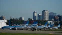 Paro de 24 horas de pilotos y tripulantes de Aerolíneas Argentinas deja a 37.000 pasajeros en tierra