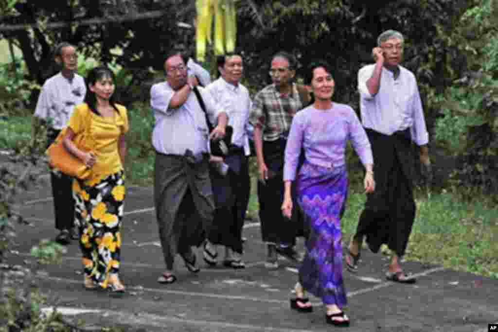 昂山素季得自由 缅甸内外祝贺声