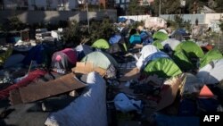 Una fotografía tomada el 24 de marzo de 2020 en Aubervilliers muestra un campamento de migrantes vacío después de su evacuación, ya que el país está bajo bloqueo para detener la propagación de la enfermedad de COVID-19 causada por el nuevo coronavirus.