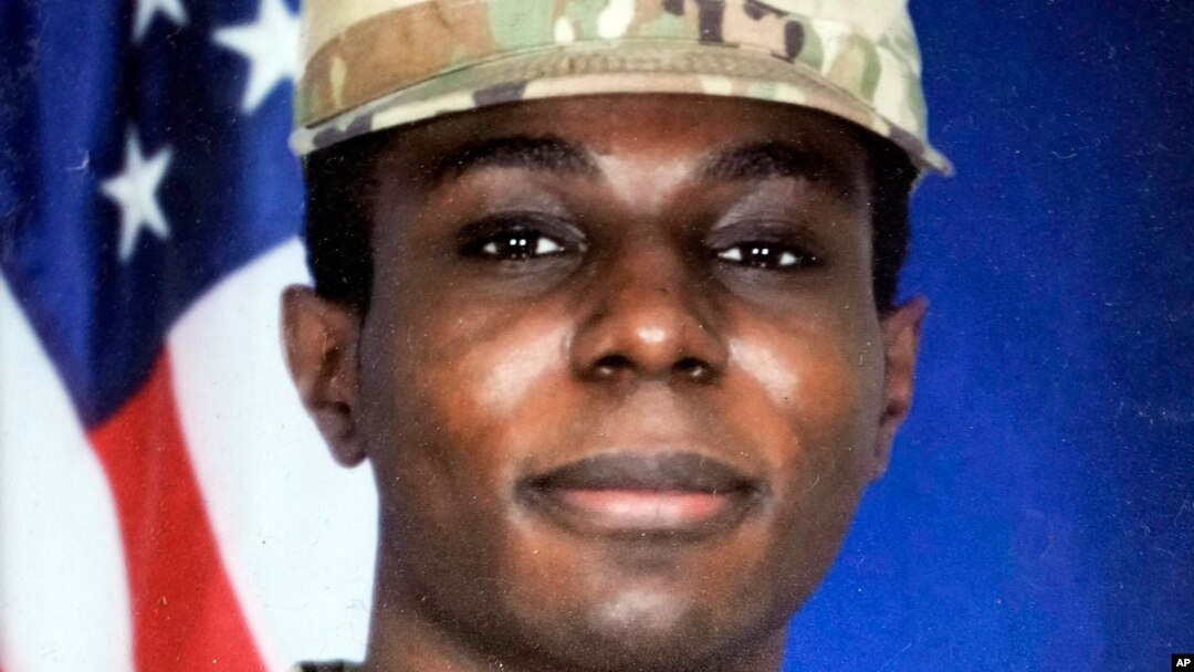 Foto muestra el retrato del soldado estadounidense Travis King, quien cruzó corriendo la frontera desde Corea del Sur hacia Corea del Norte, el martes 18 de julio de 2023.
del Sur hacia Corea del Norte, el martes 18 de julio.