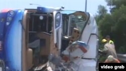 中国大陆游客团台湾翻车(中天电视视频截图)