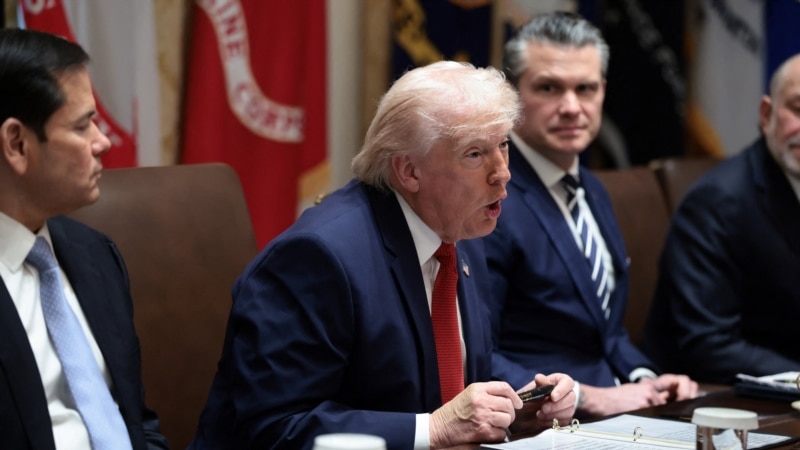 ترامپ: به درخواست حکومت ایران تخریب نیروگاه‌ها را به مدت ۱۰ روز متوقف می‌کنم