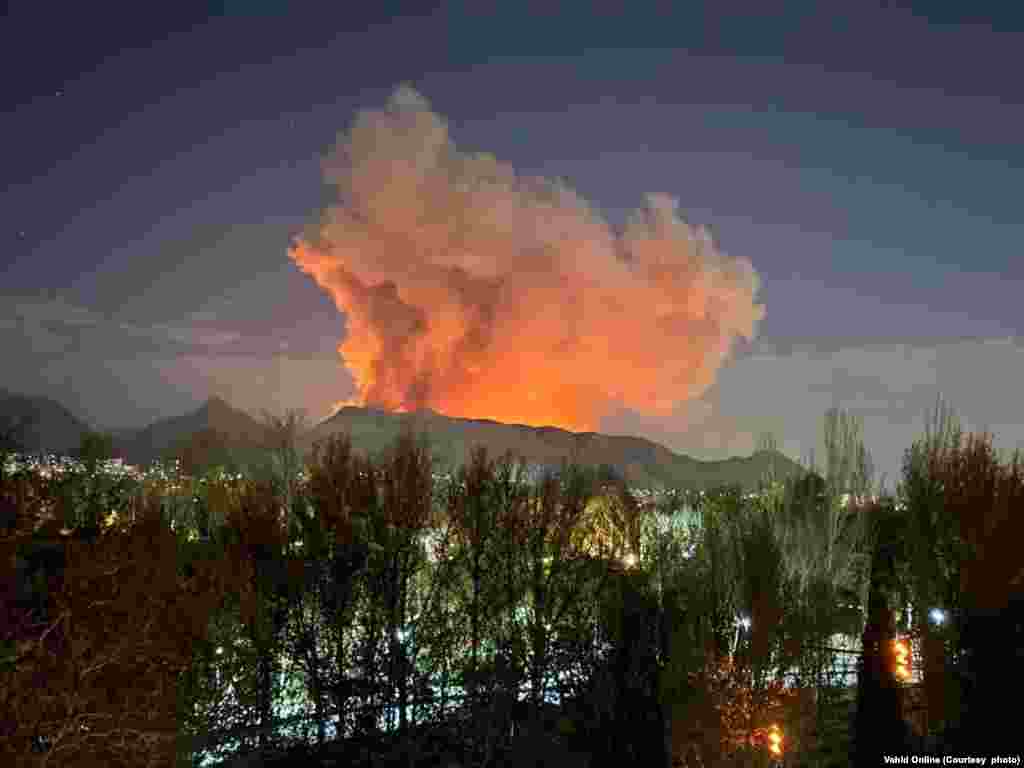 تصاویر مربوط به انفجار انبارهای مهمات در اطراف شهر اصفهان در بامداد سه‌شنبه ۱۱ فروردین