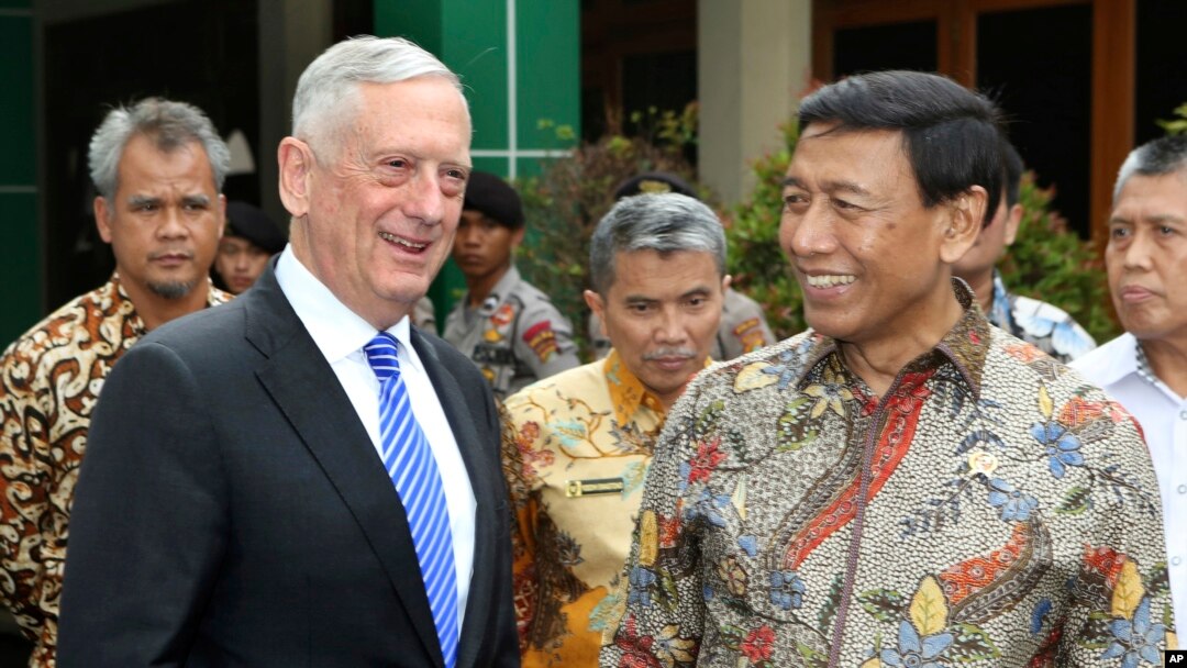AQSh Mudofaa vaziri Jim Mattis Indoneziyada
