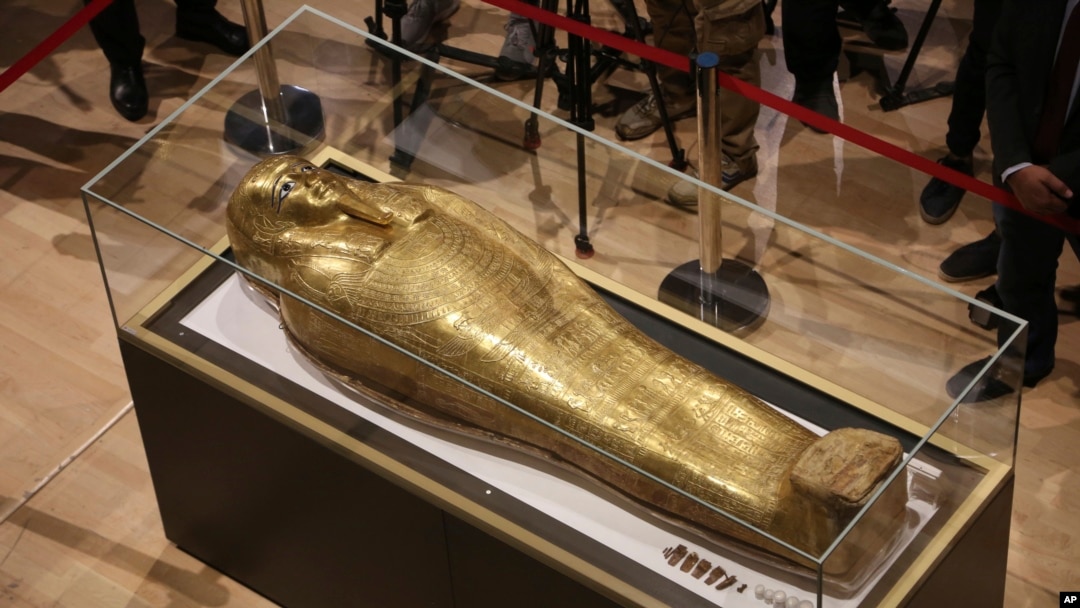 THE EGYPTIAN COLLECTIN コフィン＆マミーゴールド Egypt Displays Looted Coffin Returned From New York's Met