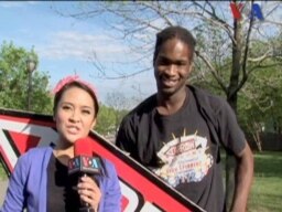 Sign Spinner - VOA Pop News