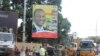 Une affiche de campagne électorale pour le président sortant Alpha Condé à Conakry, en Guinée, le 10 septembre 2015. (Photo REUTERS/Saliou Samb)