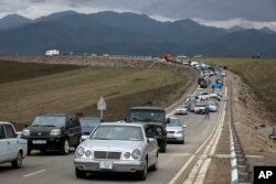 هزاران ارمنی ساکن قره‌باغ کوهستانی در حال فرار به ارمنستان