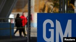 ARCHIVO- Logo de GM en la planta de General Motors plant en Sao Jose dos Campos, Brasil, 22-1-19. REUTERS/Roosevelt Cassio.