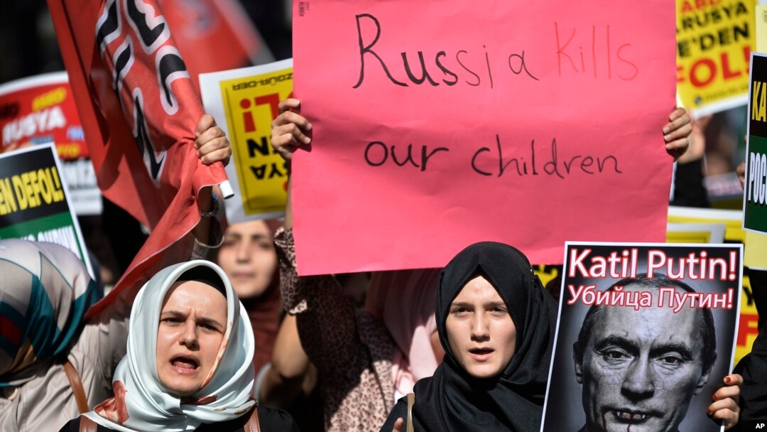 Istanbulda Rossiyaning Suriyadagi amaliyotlariga qarshi o'tkazilgan norozilik namoyishi, 3-oktabr, 2015-yil.