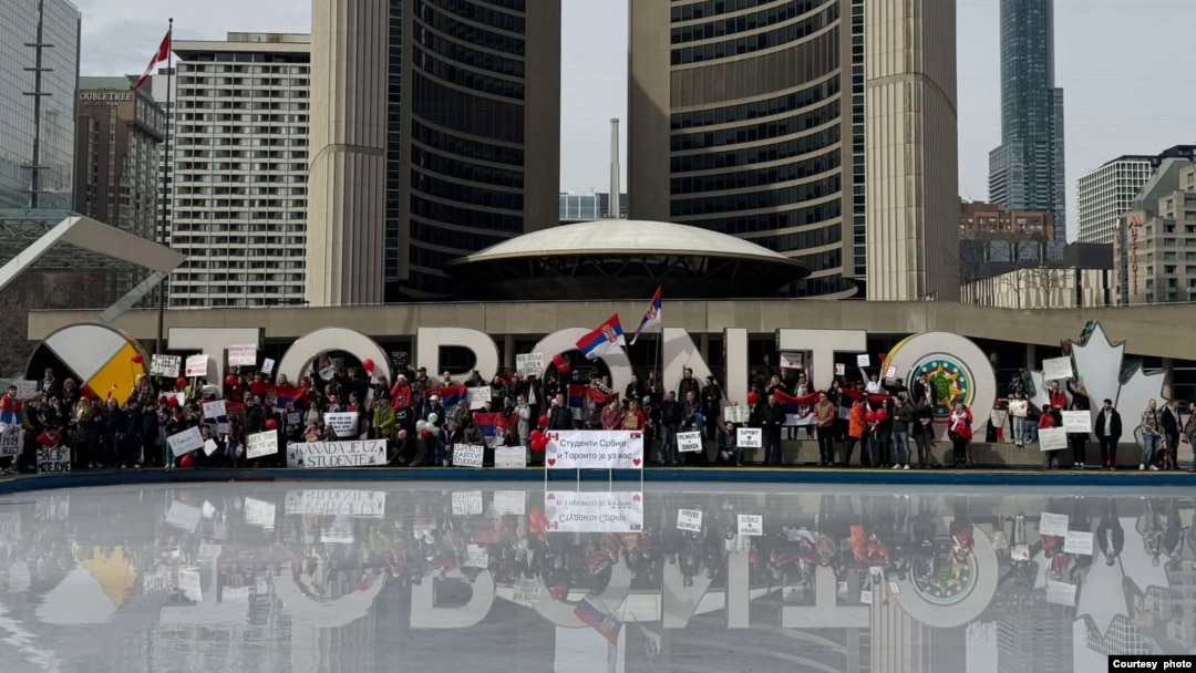 Oko 350 ljudi se okupilo na skupu podrške u Torontu (Foto: Duška Vujović)