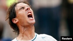 Rafael Nadal mengalami kekalahan terburuk pertama dalam karirnya dengan tumbang di babak pertama turnamen grand slam (foto: dok). 