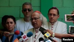 El cardenal católico Leopoldo Brenes habla durante una conferencia de prensa en la Catedral Metropolitana en Managua, Nicaragua el 14 de julio de 2018. REUTERS / Oswaldo Rivas.