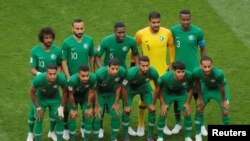 سعودي فٽ بال ٽيم. (فائيل فوٽو)
