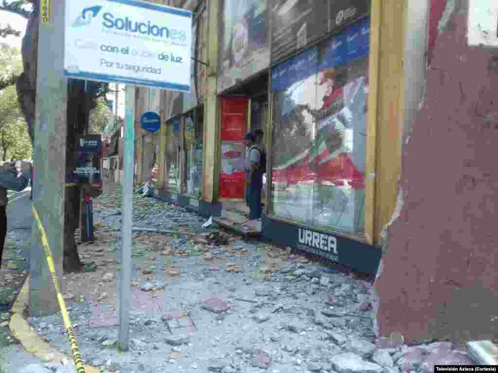 Dans les rues de la capitale, Mexico, Mexique, le 19 septembre 2017.