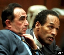 O Džej Simpson tokom suđenja za dvostruko ubistvo, decembra 1994. (AFP/Lois Bernstien)