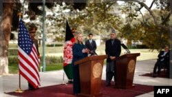 Sekretarja Klinton viziton Afganistanin dhe Pakistanin