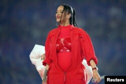 Singer Rihanna at the 2023 Super Bowl halftime show in Glendale, Arizona (doc: Kirby Lee-USA TODAY Sports)