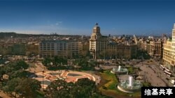 Plaza Catalunya di Barcelona (foto: Tango7174, Wikimedia Commons)