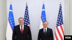Госсекретарь США Майк Помпео и президент Узбекистана Шавкат Мирзиеев (архивное фото) 