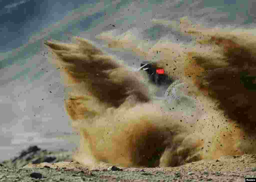 South Racing Can-Am&#39;s Manuel Andujar and Bernardo Graue compete during the state 8 of Dakar Rally between Al Duwadima and Riyadh, Saudi Arabia.