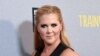 Amy Schumer ofrece sarcástica disculpa por críticas a Trump