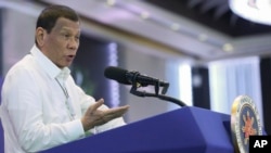 Philippine President Rodrigo Duterte delivers a speech during the 11th Biennial National Convention and 22nd founding anniversary of the Chinese Filipino Business Club, Inc. in Manila, Philippines, Feb. 10, 2020. 