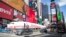 Pesawat antik Lockheed Constellation L-1649A Starliner atau yang juga dikenal sebagai "Connie" parkir di Times Square, New York, untuk acara promosi, Sabtu, 23 Maret 2019.