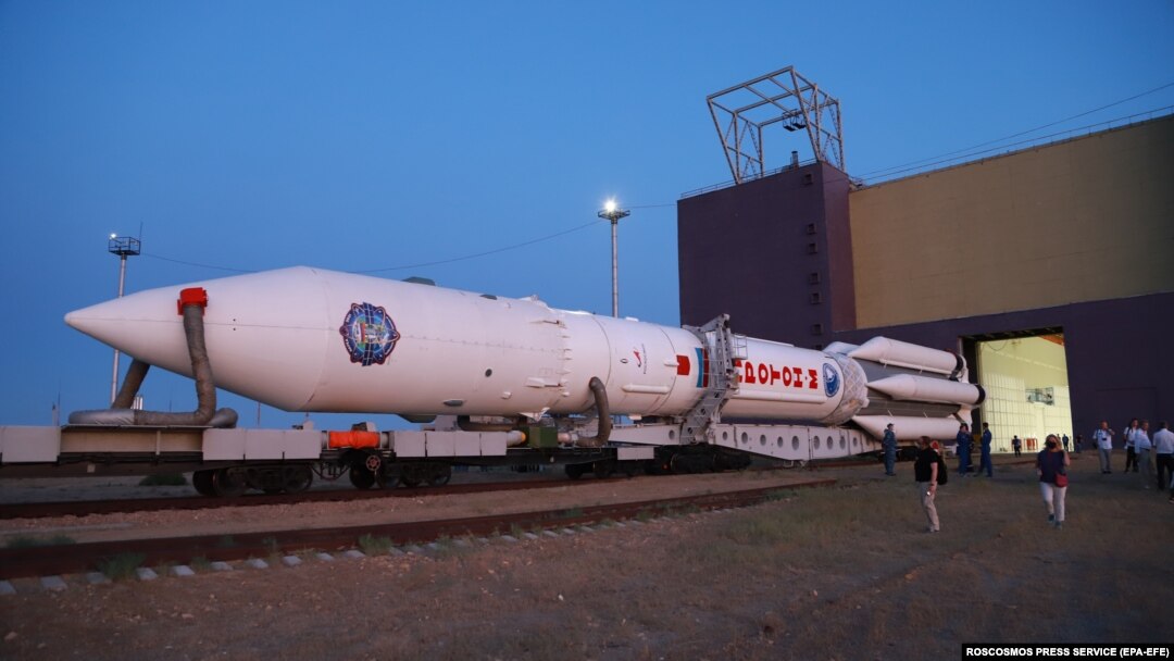 На фото, предоставленном пресс-службой Роскосмоса 17 июля 2021 г, российская ракета-носитель Протон-М с модулем "Наука"