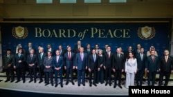 特朗普总统与和平委员会创始成员国的领导人在唐纳德·J·特朗普国际和平研究所举行和平委员会首次会议。(2026年2月19日)