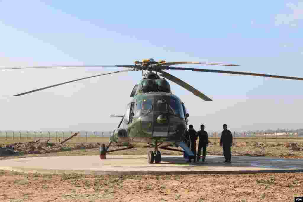  မောင်းတောတွင် ဆိုက်နားထားသည့် တပ်မတော်ရဟတ်ယာဉ်