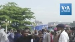 La police intervient pour séparer des partisans de camps politiques rivaux à Kinshasa