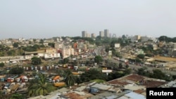 Vue sur la ville d'Abidjan, en Côte d'Ivoire, le 23 février 2017.