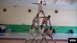 Circus Somaliland acrobats practicing in Hargeisa, Somaliland, April 2, 2016. (J. Craig/VOA) 