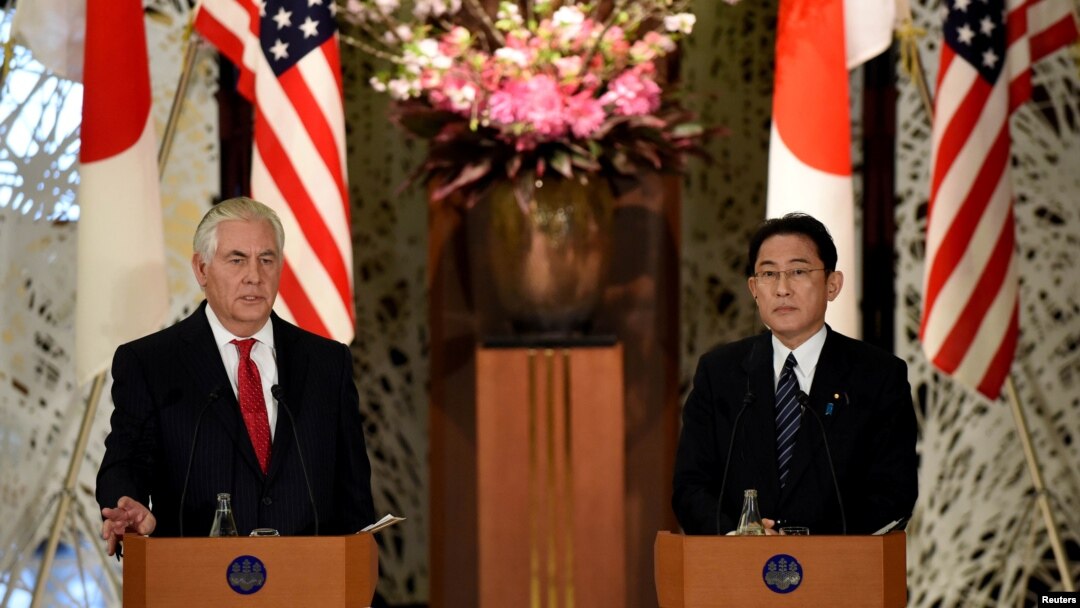 Američki državni sekretar Reks Tilerson na konferenciji za novinare sa japanskim šefom diplomatije Fumiom Kišidom