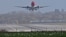 Máy bay cất cánh từ sân bay Gatwick, London, hôm 21/12/2018