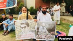 د حیات پرېغل پلار او ورور د هغه تصویران نیولې دي